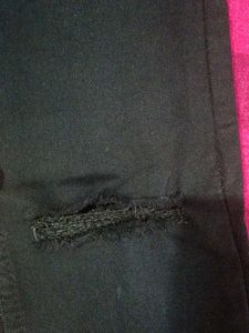 Black Knee-cut  RIPPED JEANS FOR WOMEN