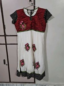 Floral Embroidered Kurta