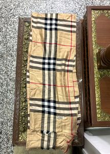 Burberry Classic Checks Scarf UNISEX