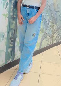 Light Wash Graphic Jeans
