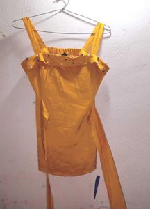 Chic Yellow Crop Top