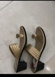 Combo Of Flats And Heals Like New .