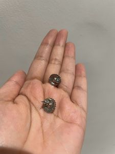 White Stone Detailing Stud Earrings