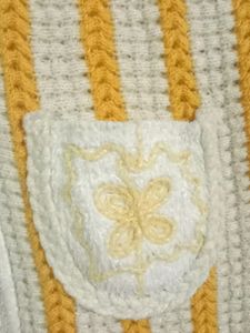 Wool Yellow 💛 And White 🤍 Sweater