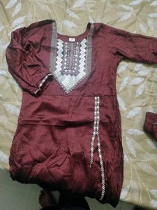 Kurta Set With Mirror Work And Embroidery