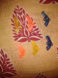 Gun Locket(New Degiend/6 Piss/Multi Colour)💝