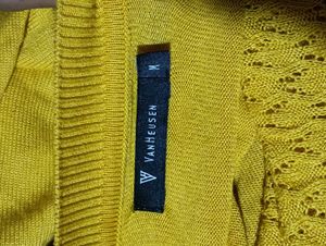 Van Heusen Yellow Top🌼