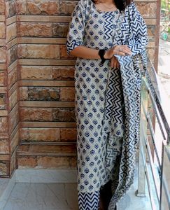Straight Kurta Pajama Set With Duppatta