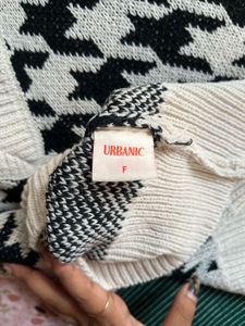 Urbanic Houndstooth Knit Vest