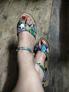 Carlton London Flats On Sale!