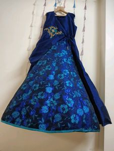Ethnic Gown With Removable Jacket 💙