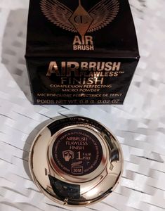 Charlotte Tilbury compact
