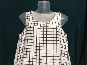 White &amp; Black Stylish Top