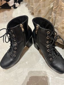 Black Winter Boots