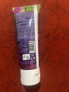 Tulip Oil Control Moisturizer with Green Almonds e