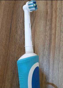 BRAUN Oral-B Vitality Electric Toothbrush