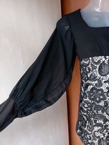 Chic Black &amp; Lace Top