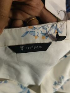 Causal Dress Van Heusen