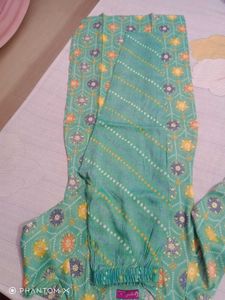 Kurta pants.There is no Duppta