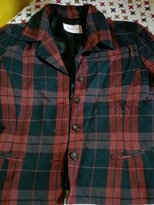 Plaid Blazer. shoulder pads attached