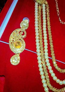 Elegant Gold &amp; Pearl Layered Necklace