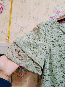 🇳🇿💫🎀Elegant Lace Top with Ruffle Sleeves