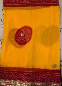 Georgette Bandhani Saree With Golden Lace Blouse