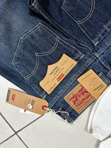 Outfit Combo 30 waist M size shirt