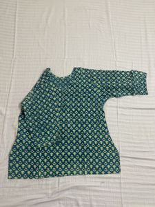 Blue And green kurti Size 42