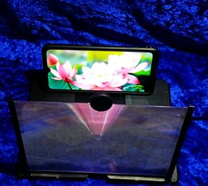 Phone Screen AMPLIFIER