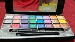 Kiss Beauty Eyeshadow Palette