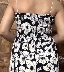 Floral Dress 🖤🤍