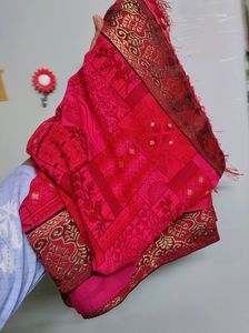 Beautiful Red Saare