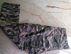 Camouflage print cargo pants