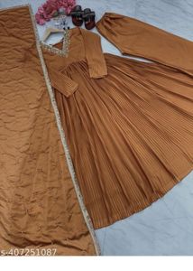 Elegant Gold Embroidered Kurta Set XL Size