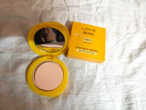 Lakme Sun Expert Compact