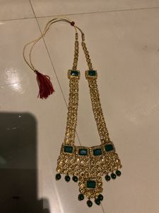Elegant Green & Gold Necklace