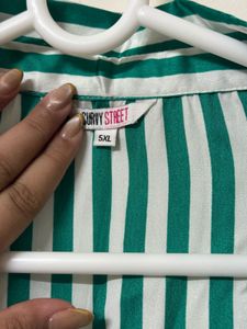 CURVY STREET Plus Size Green Satin shirt