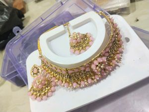 Pink Colour Choker