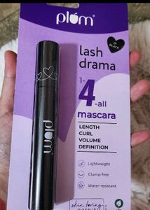Plum Mascara With Seal