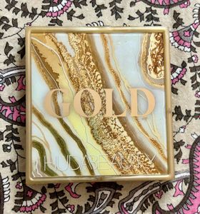 HUDA Gold Obsession Eye Shadow- Glitter