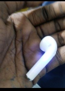 Earbuds Was Used And Only One Ok Lead Hera