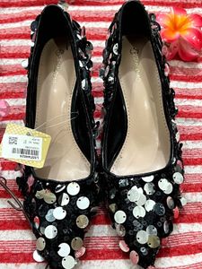Stelatoes Sparkly Black Ballerinas