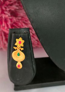 Elegant Gold-Tone Necklace Set