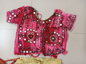 Girls Traditional Lehenga Choli With Dupatta