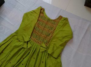 Nayra Cut Kurti