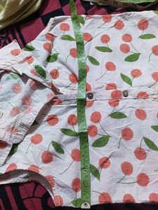 New T-shirt With Treading Cherry Print
