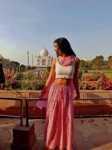Chic Pink Floral Skirt – Feminine, Flowing & Perfe