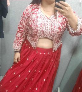 Raani Floral Embroidered Kurta Set