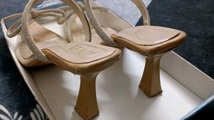 Zara Heels with Bow Detail ✨